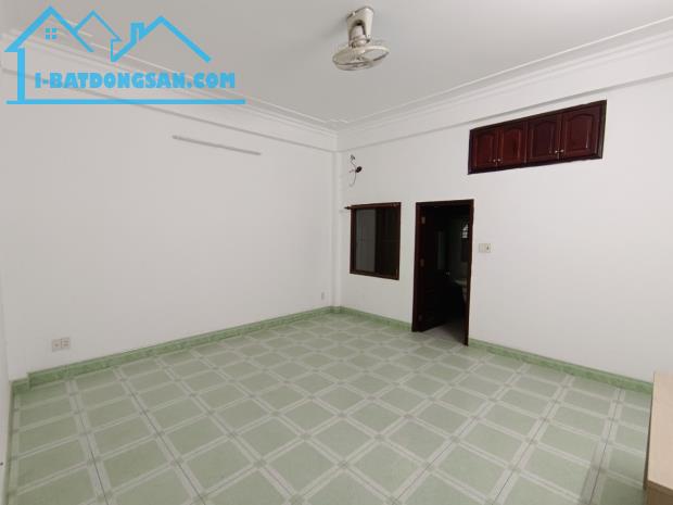 Chính Chủ Gấp Bán Nhà Mặt Tiền Đường Nguyễn Đình Chiểu, Quận 3, 46m2, 3 Tầng, Ngang 3,4m - 2