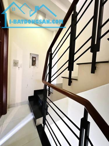 Kẹt tiền kinh doanh, bán gấp nhà CMT8, Quận 10, gần Quận 3 - 1