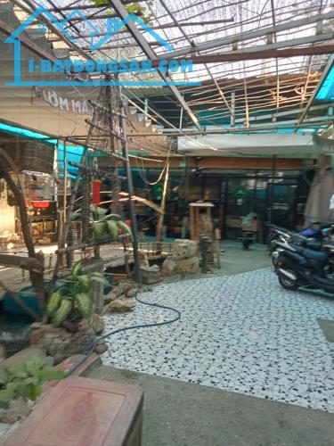 Nhà cấp 4 khu Bình Phú, MT Hậu Giang- Nguyễn Văn Luông, P11, Q6 (DT 332m2) chỉ 70m2. 24 tỷ - 1
