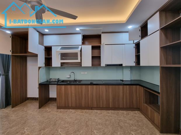 Siêu phẩm  Trần Duy Hưng phân lô – vỉa hè – ô tô tránh  100m2 , mặt tiền 6m, 27 tỷ .