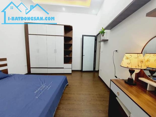 BÁn nhà Kim Mã, BaĐình dt 45m x 3t, mt4m. Giá 5,4 tỷ