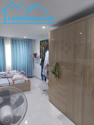 Định cư Bán gấp nhà Quận 10, 65m2, 4 tầng, cho thuê giá cao, chỉ 6 tỷ 900 - 1