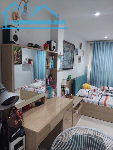 Định cư Bán gấp nhà Quận 10, 65m2, 4 tầng, cho thuê giá cao, chỉ 6 tỷ 900