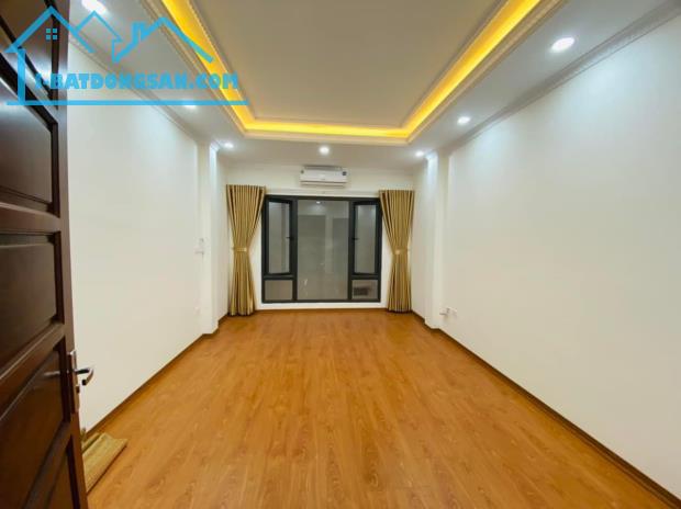 Bán nhà phố Đê La Thành Nhỏ (Xã Đàn), Đống Đa. 32 m2, nhỉnh 5 tỷ. - 2