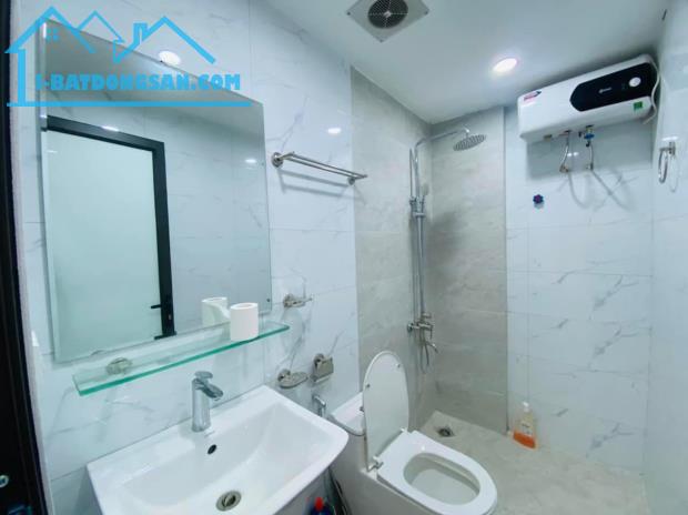 Bán nhà phố Đê La Thành Nhỏ (Xã Đàn), Đống Đa. 32 m2, nhỉnh 5 tỷ.