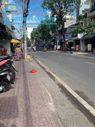 Mặt tiền Hưng Phú Q8 dt khủng 332m2 ngang 6.7m nở hậu, 4 tầng 6PN đắc địa, nhỉnh 100tr/m2