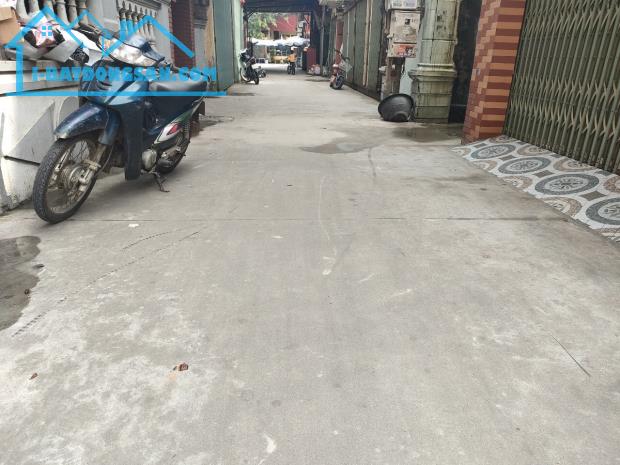 chỉ 850 tr có ngay hộ khẩu thành phố Từ Sơn    
             diện tích 110 m mặt tiền 8