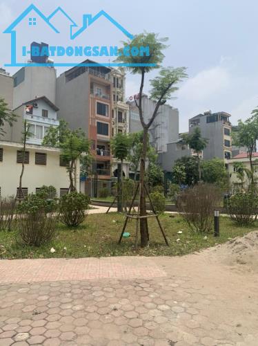 Bán đất dịch vụ Dương Nội, Hà Đông, 50m2, mt4.8m view công viên giá 11.8 tỷ