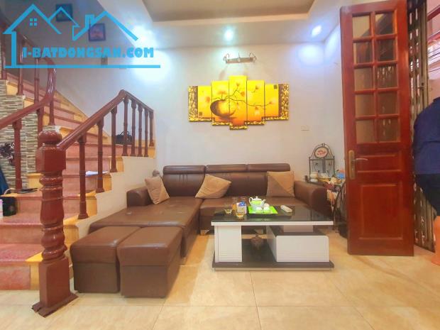 Rẻ nhất Cầu Giấy – Phố Hoàng Quốc Việt 55m2 – 5 tầng chỉ 6,8 tỷ .