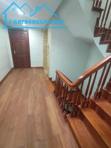 Siêu phẩm Hoàng Quốc Việt – Rẻ nhất khu vực – Đẹp Lung Linh 55m2 – 5 tầng chỉ 6,8 tỷ .