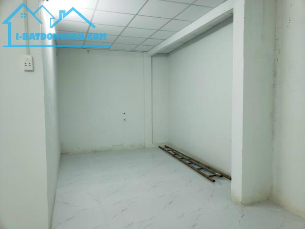 Bán nhà HXH Hòa Bình,P.Hiệp Tân,Q.Tân Phú,dt: 4 nở hậu 7 x 15 (70m2) nhà cấp 4 - 4 tỷ 5. - 5