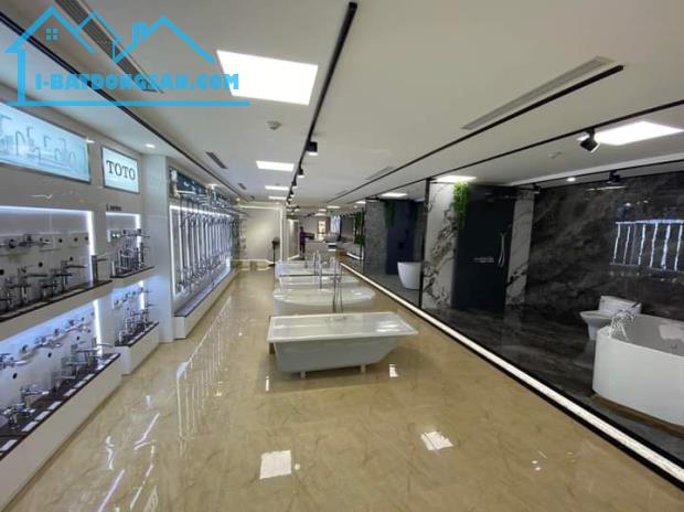 Bán nhà mặt phố Hoàng Cầu, Đống Đa, sát Quận Ủy 200m2, 6 tầng, chỉ 60 tỷ. 0971813682. - 1