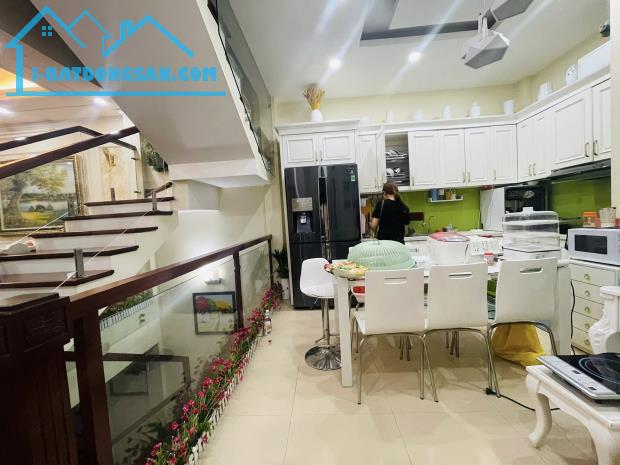 Cần bán gấp nhà phân lô VIP phố Phạm Tuấn Tài 55m2, 5T, ô tô dừng đỗ, vỉa hè kinh doanh - 3