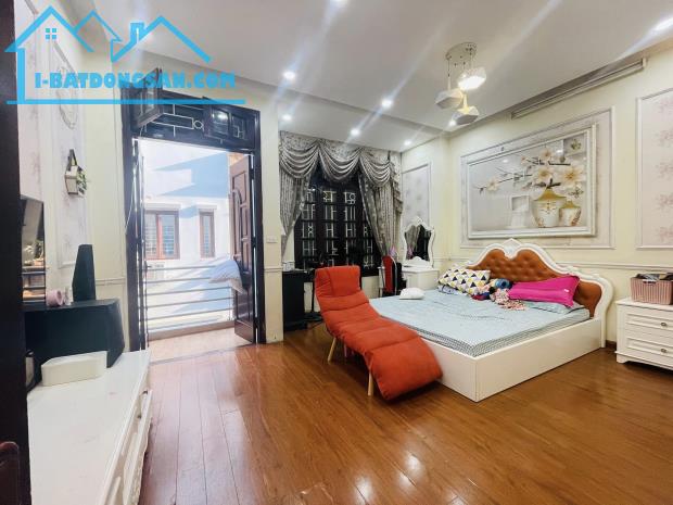 Cần bán gấp nhà phân lô VIP phố Phạm Tuấn Tài 55m2, 5T, ô tô dừng đỗ, vỉa hè kinh doanh - 1