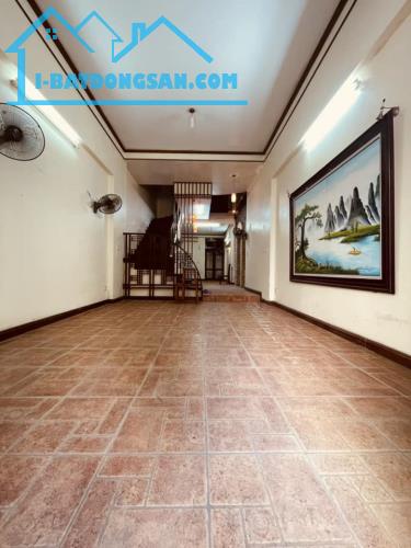 Bán Nhà Hoàng Cầu 71m 5T MT4m 16.x tỷ Kinh Doanh ÔTô Tránh