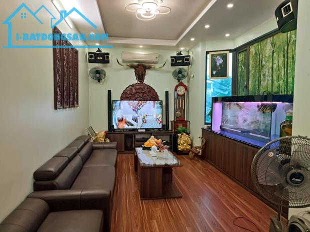 Bán Nhà Phố Hoàng Hoa Thám, Ô tô KD Gần phố, 44m 5T, Giá 9,8 tỷ. - 1