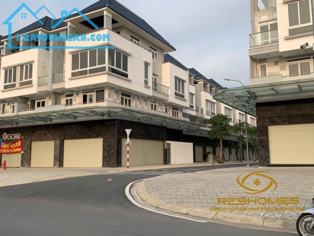 Bán nhà khu Văn Hoa Villas, mặt tiền đường Nguyễn Văn Hoa, phường Thống Nhất giá 13.5 tỷ