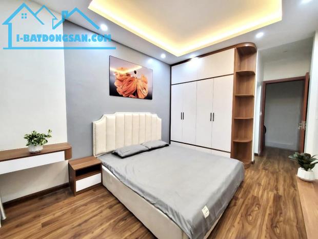 Bán nhà Đội Cấn Ba Đình 46m x5t, mt 4m. giá 7,45 tỷ.