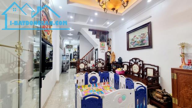 ⚜️ Bán Nhà Mặt Phố Nguyễn Khang, Cầu Giấy, 62m2 4T MT 4.5m, Chỉ 26.5 Tỷ ⚜️