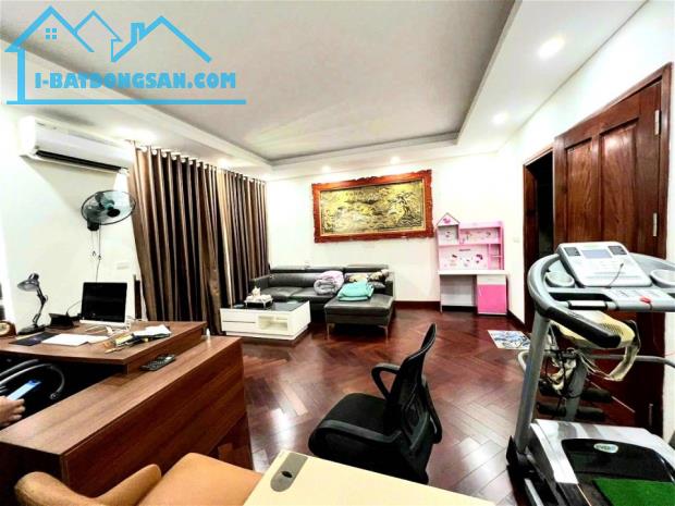 Bán nhà phân lô ngõ 2 Giảng Võ 61m2, xây 5 tầng, mặt tiền 5,6m, view vườn hoa, Giá 23,2 tỷ - 1