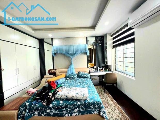 Bán nhà phân lô ngõ 2 Giảng Võ 61m2, xây 5 tầng, mặt tiền 5,6m, view vườn hoa, Giá 23,2 tỷ - 3
