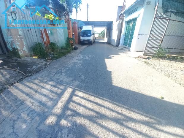 BÁN RẺ NHÀ TRẢNG DÀI SỔ HỒNG RIÊNG ĐƯỜNG THOÁNG, RỘNG SÂN ĐẬU 2 OTO - 3
