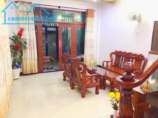 Trung Tâm Hải Châu, Gần Bệnh Viện Đa Khoa, DT 55m2 x3 tầng, chỉ 3.2 tỷ (0702344762)