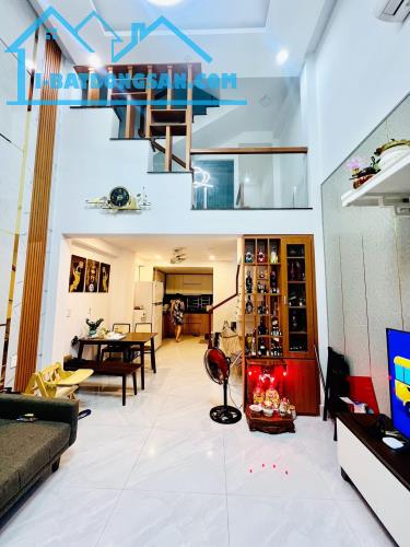 Bán nhà Phạm Văn Hai, P3 Tân Bình 52m2, 4tầng BTCT, HXH, giá 4,9 tỷ TL mạnh - 3