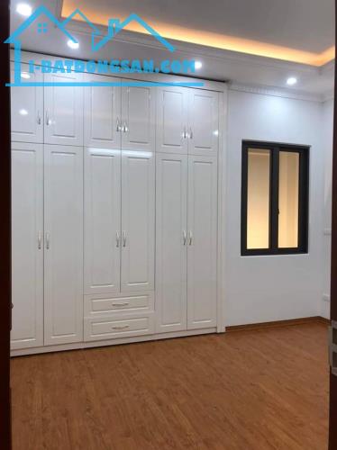 Bán nhà 5 tầng phố Thịnh Quang Dt 40m2 Mt 4m Giá 4,6 tỷ Lh 0842951516 - 3