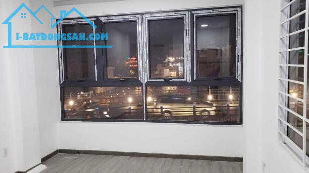 Bán gấp nhà Trần Quang Diệu. Quận 3.