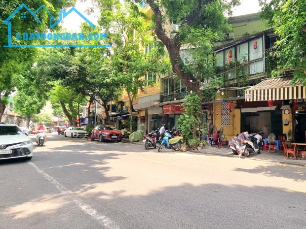 Bán nhà mặt phố PHÙNG HƯNG 32m2 mặt tiền 3,5m 4 tầng, phố đi bộ giao HÀNG CÓT, Giá 15,2 tỷ