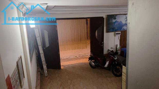 Cần bán gấp nhà phân lô phố Phạm Tuấn Tài 52m2, 6T, mt rộng, ô tô tránh dừng đỗ, vỉa hè kd - 2