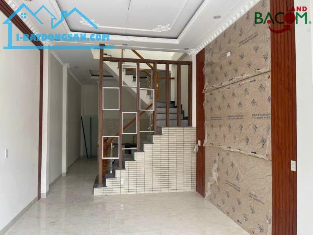 Nhà 1 Trệt 1 Lầu Tân Phong, SHR thổ cư 100%, đường xe tải gần chợ Bà Thức, giá 1,9tỷ quá - 3