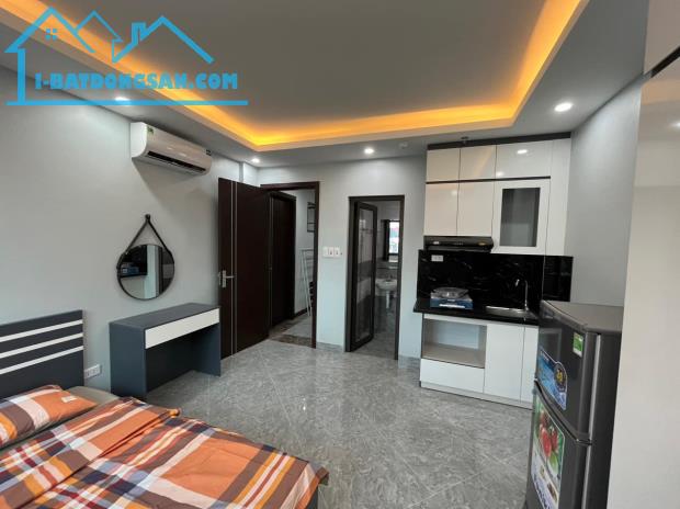 Cực hiếm! Phố Nguyễn Trãi,29 phòng - thang máy- ô tô - dòng tiền 1 tỷ/năm 120m2 x 8Tx15 tỷ