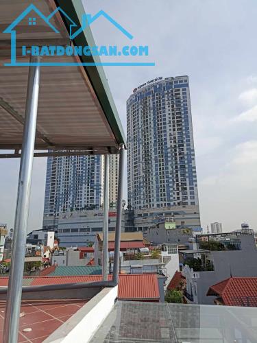 CẦN BÁN NHÀ DÒNG TIỀN NGỌC LÂM 40 TRIỆU 1 THÁNG VỪA Ở VỪA CHO THUÊ GIÁ HƠN 11TỶ. Ô TÔ, KD.