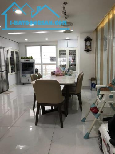 Mặt tiền khu Bình Phú Q6 ngay Metro 124m2 5 tầng ngang 5.2m SHR vuông, chỉ 16.5 tỷ TL - 1