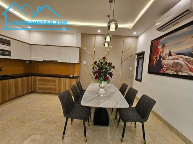 Bán nhà 3 tầng đường 10,5m Hà Huy Tập. Đối diện 2 Trường Học. Vị trí Kinh doanh siêu tốt. - 1