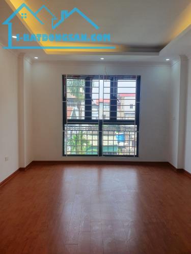 Bán nhà Phố Trạm ngay gần Aeon Mall đường Cổ Linh 38m2 4,5 tầng 3 bước ra Phố giá 5,45 tỷ. - 2