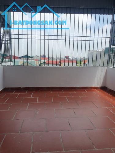 Bán nhà Phố Trạm ngay gần Aeon Mall đường Cổ Linh 38m2 4,5 tầng 3 bước ra Phố giá 5,45 tỷ. - 1