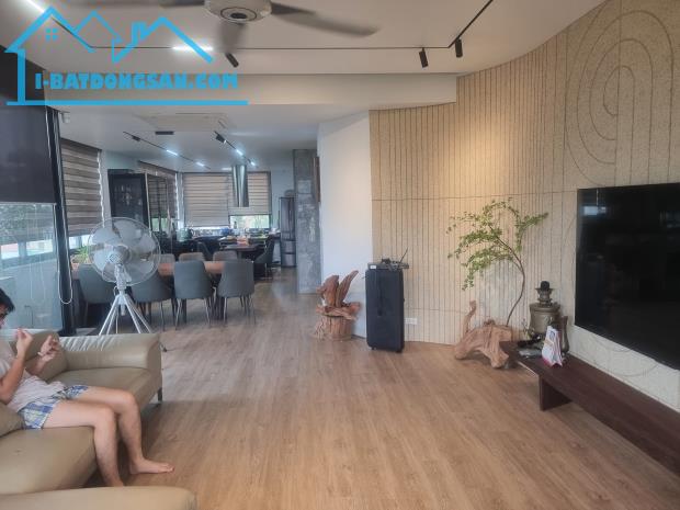 Bán nhà Cầu Giấy 50x5T, lô góc, kinh doanh, ô tô tránh, ngõ thông, giá chỉ 8 tỷ