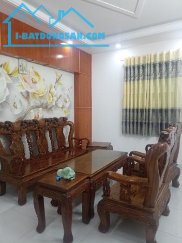 Bán nhà MẶT TIỀN Huỳnh Thị Hai phù hợp KD Spa, VP, Showroom... chỉ 9 tỷ nhỉnh. - 1