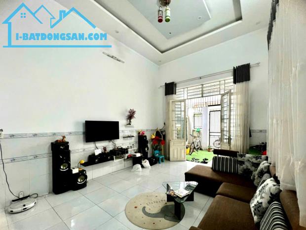 BÁN LỖ NHÀ TRẢNG DÀI 1TRỆT 1LẦU LỬNG ĐƯỜNG THOÁNG, RỘNG, SÂN ĐẬU 2 OTO - 5