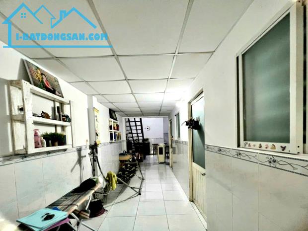 BÁN LỖ NHÀ TRẢNG DÀI 1TRỆT 1LẦU LỬNG ĐƯỜNG THOÁNG, RỘNG, SÂN ĐẬU 2 OTO - 4