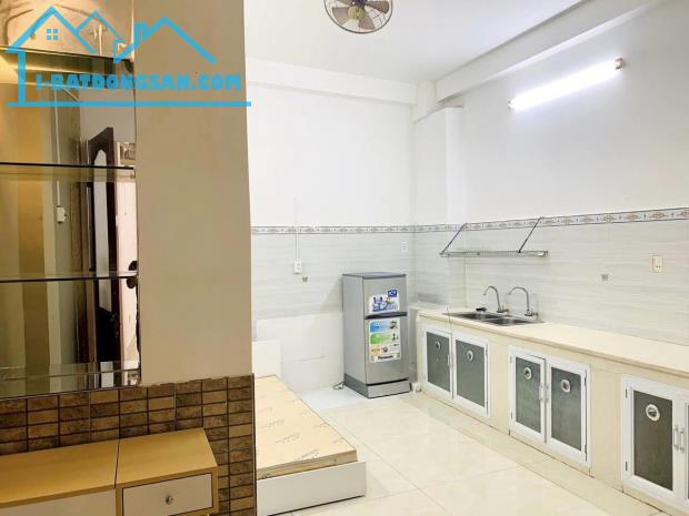 Bình Thạnh, CHDV cho thuê 150 triệu, ngang gần 10m, hẻm xe tải - 1