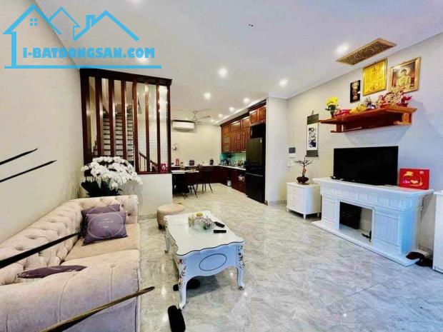 BÁN GẤP NHÀ ĐẸP PHỐ BỒ ĐỀ - LONG BIÊN, 50M x 5T, MT 5M, GARA Ô TÔ, GẦN HỒ.  GIÁ 7 TỶ X - 5