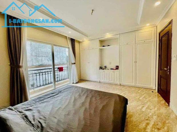 BÁN GẤP NHÀ ĐẸP PHỐ BỒ ĐỀ - LONG BIÊN, 50M x 5T, MT 5M, GARA Ô TÔ, GẦN HỒ.  GIÁ 7 TỶ X - 3