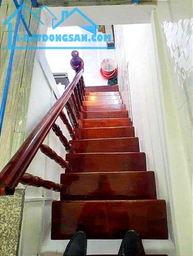 NHÀ SỔ HỒNG RIÊNG 2 TẦNG 30M2 HẺM 3.5M THÔNG, GẦN CẦU HẬU GIANG - 1