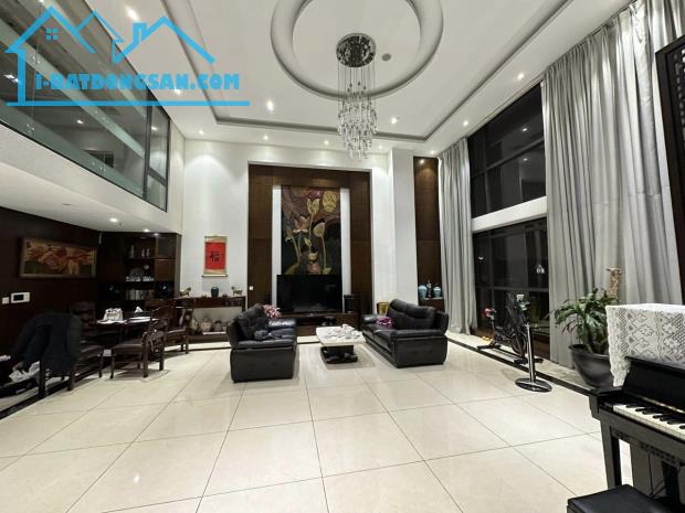 Bán căn hộ Duplex cao cấp - Hoàng Quốc Việt - tầng 15 - lô góc - 187m2 - 4 ngủ - Sổ đỏ - 2