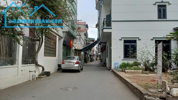 Chỉ 950 tr có ngay mảnh đất đường 2 ô tô tránh nhau  
  em hoa hậu khu đô thị Hương Mạc - 1