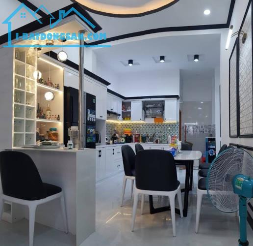 Nhà HXH 6m đường Thoại Ngọc Hầu, 4 x 21m, 3 tầng, giá: 8.2 tỷ TL mạnh - 2